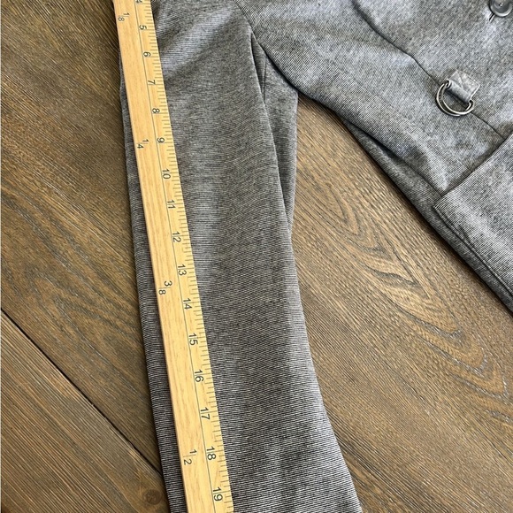 A-K-R-I-S Women's Gray Blazer size 8 - Picture 5 of 6